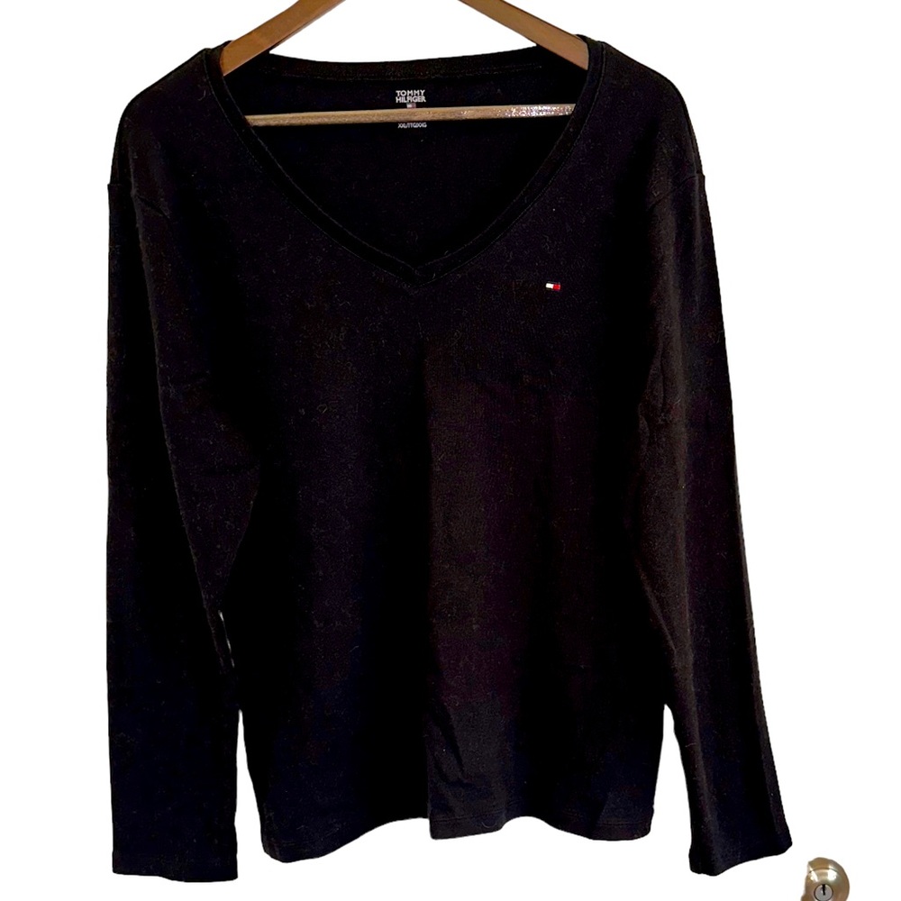 Tommy Hilfiger black long sleeve, V-neck cotton tee men XXL/T